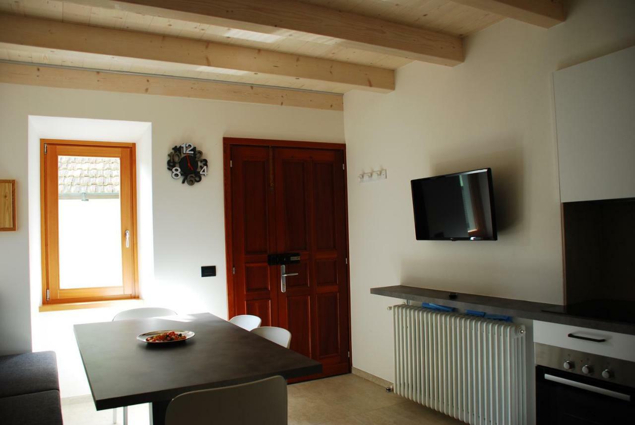 La Casa Del Borgo Villa Dervio Bagian luar foto